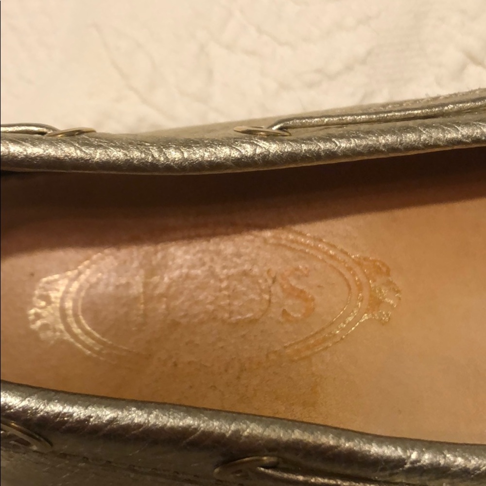 GUC Tods driving shoe..tassel tie Gold color